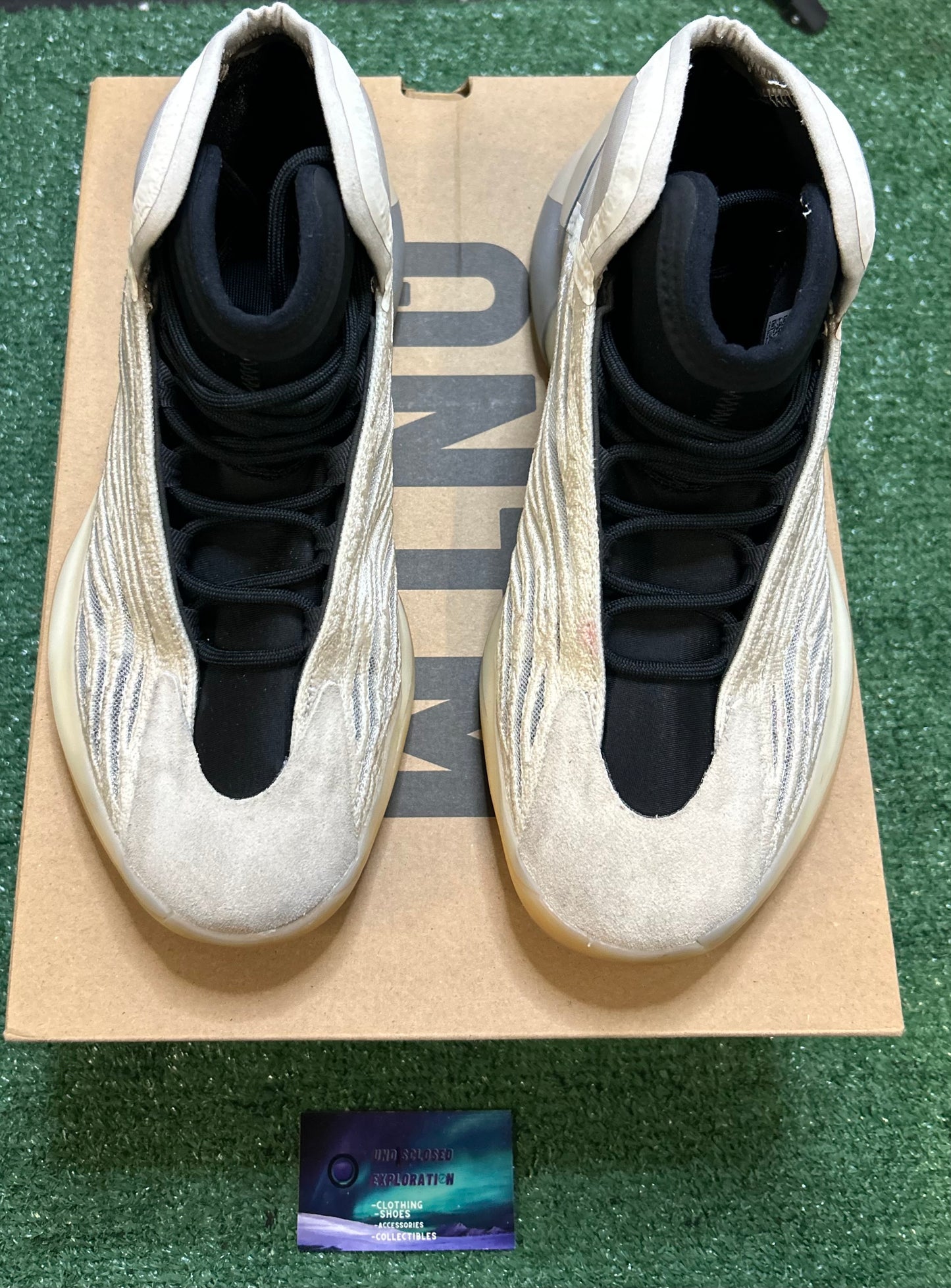 Yeezy quantum mist slate 10men/11.5women
