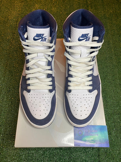 Jordan 1 high midnight navy size 10men/11.5women