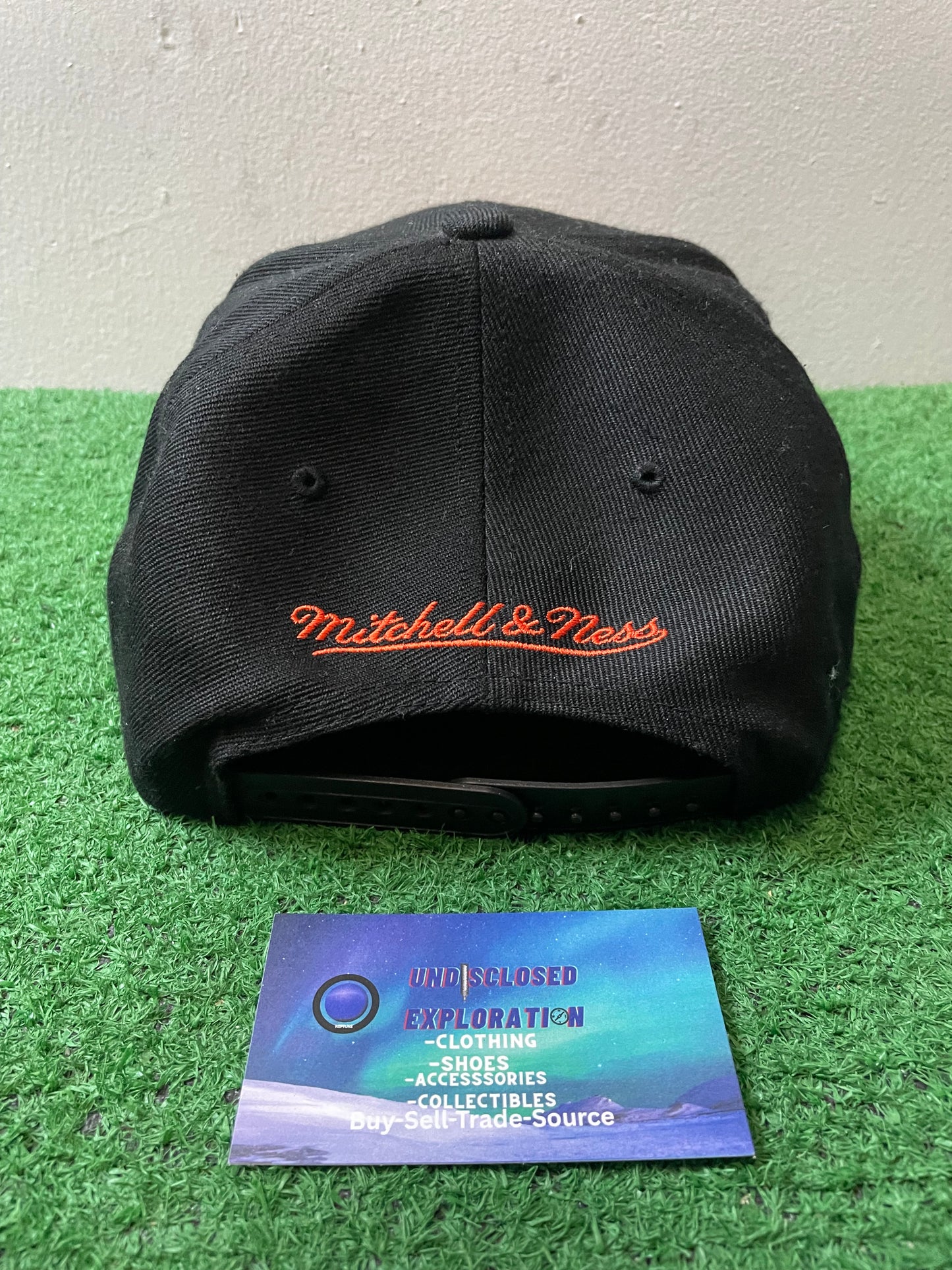 Phoenix Suns black Mitchell & ness hat