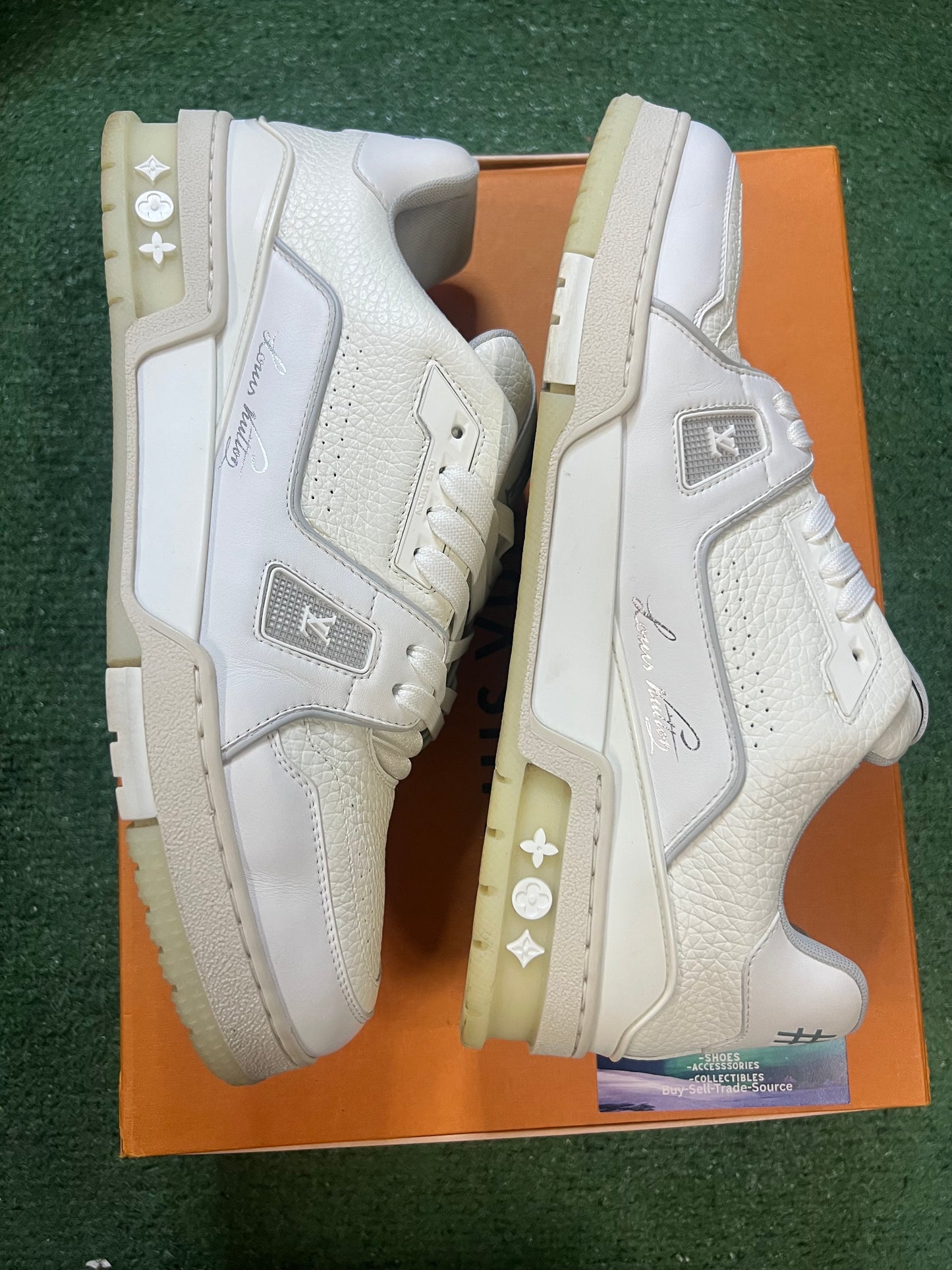 Louis Vuitton Trainer Low White size 10.5men/12women