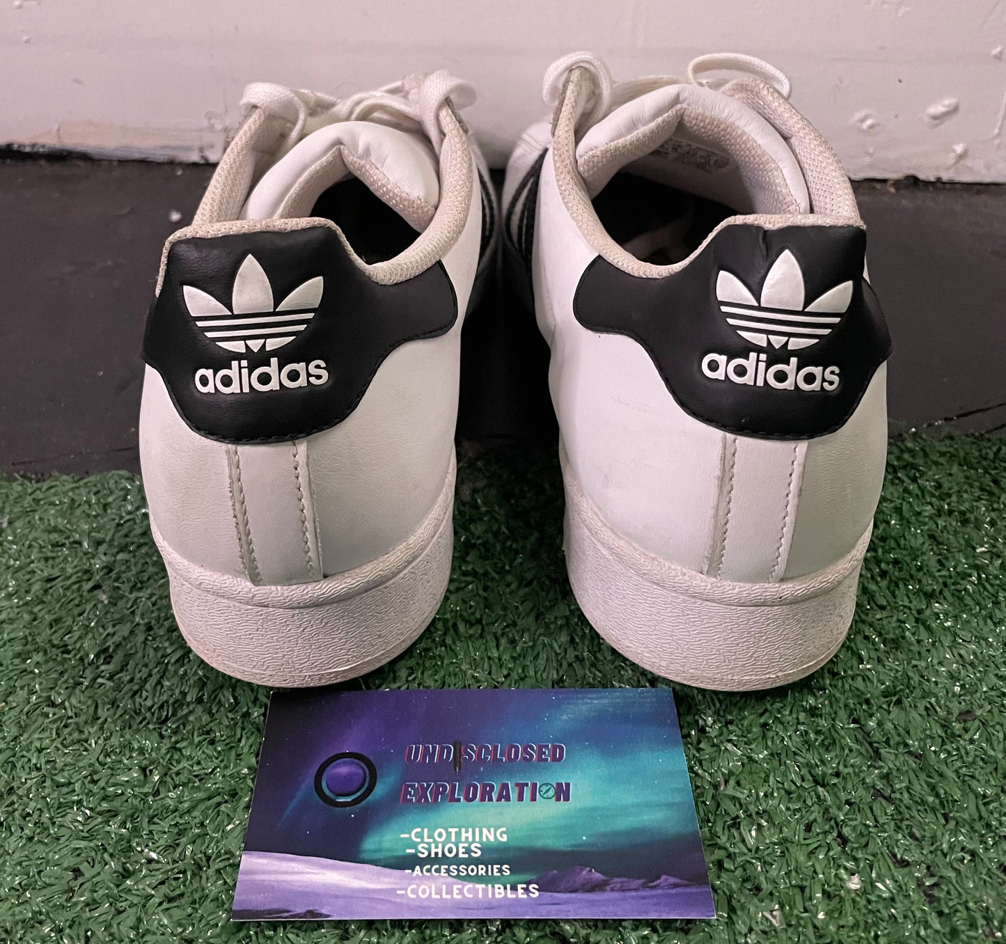 Adidas Superstar white black size 8.5men/10women