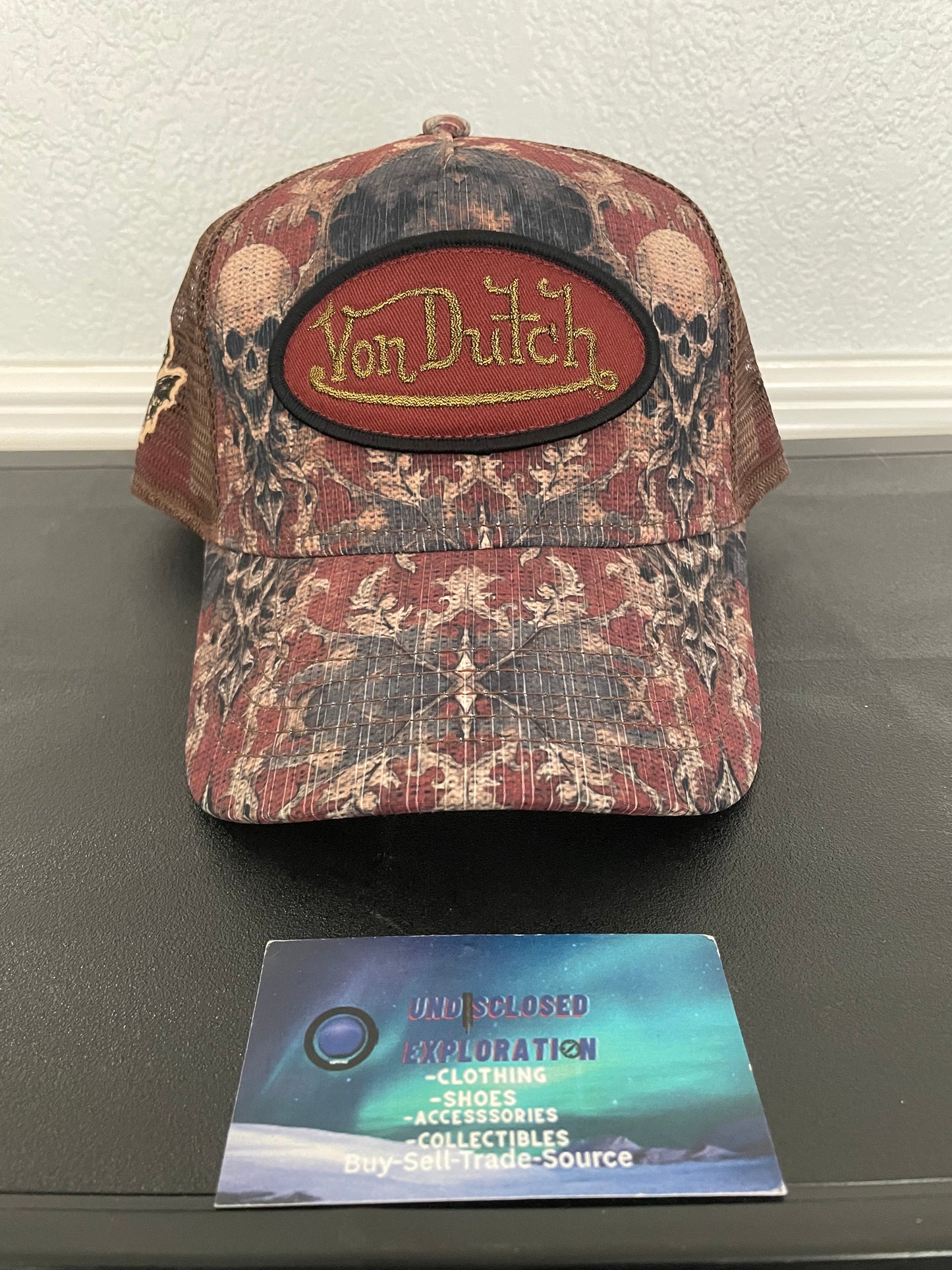 Von Dutch tapestry burgundy hat