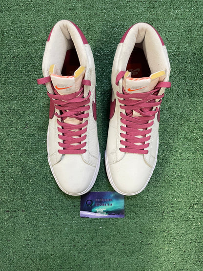 Nike SB Blazer sweet beet size 9.5men/11women