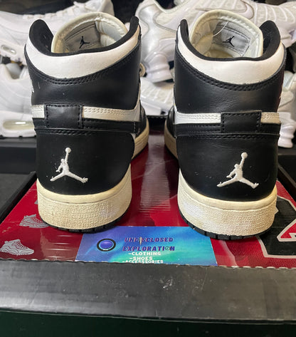 Air Jordan 1 high countdown pack size 5youth/6.5women
