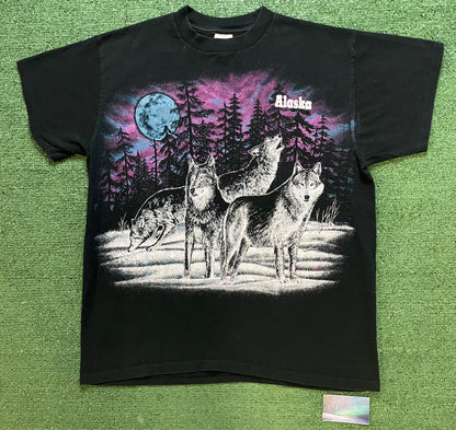 Vintage 1990s Alaska wolves tee