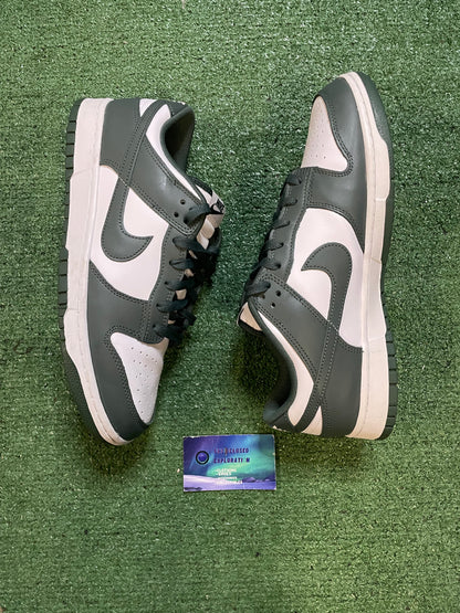 Nike Dunk low vintage green size 12men/13.5women