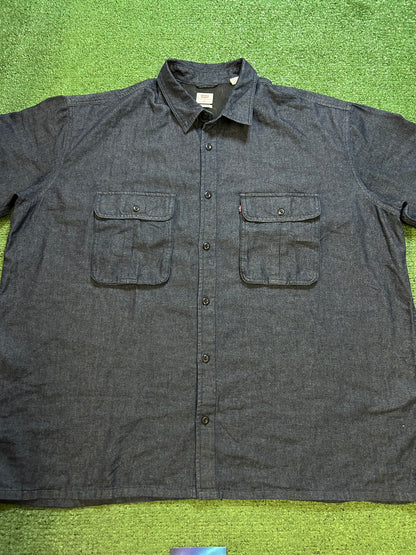 Levi’s navy button up