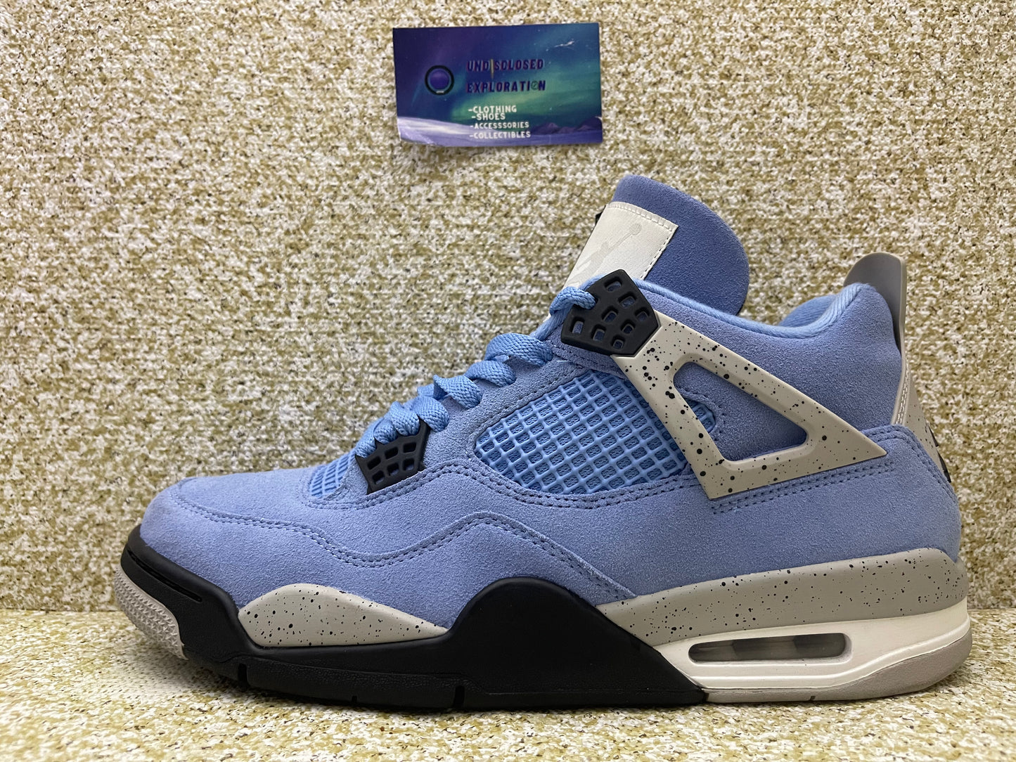 Jordan 4 University Blue 10 Men/11.5 Women “Preowned”