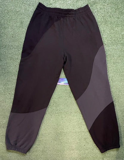 Alo make waves black and grey sweatpants