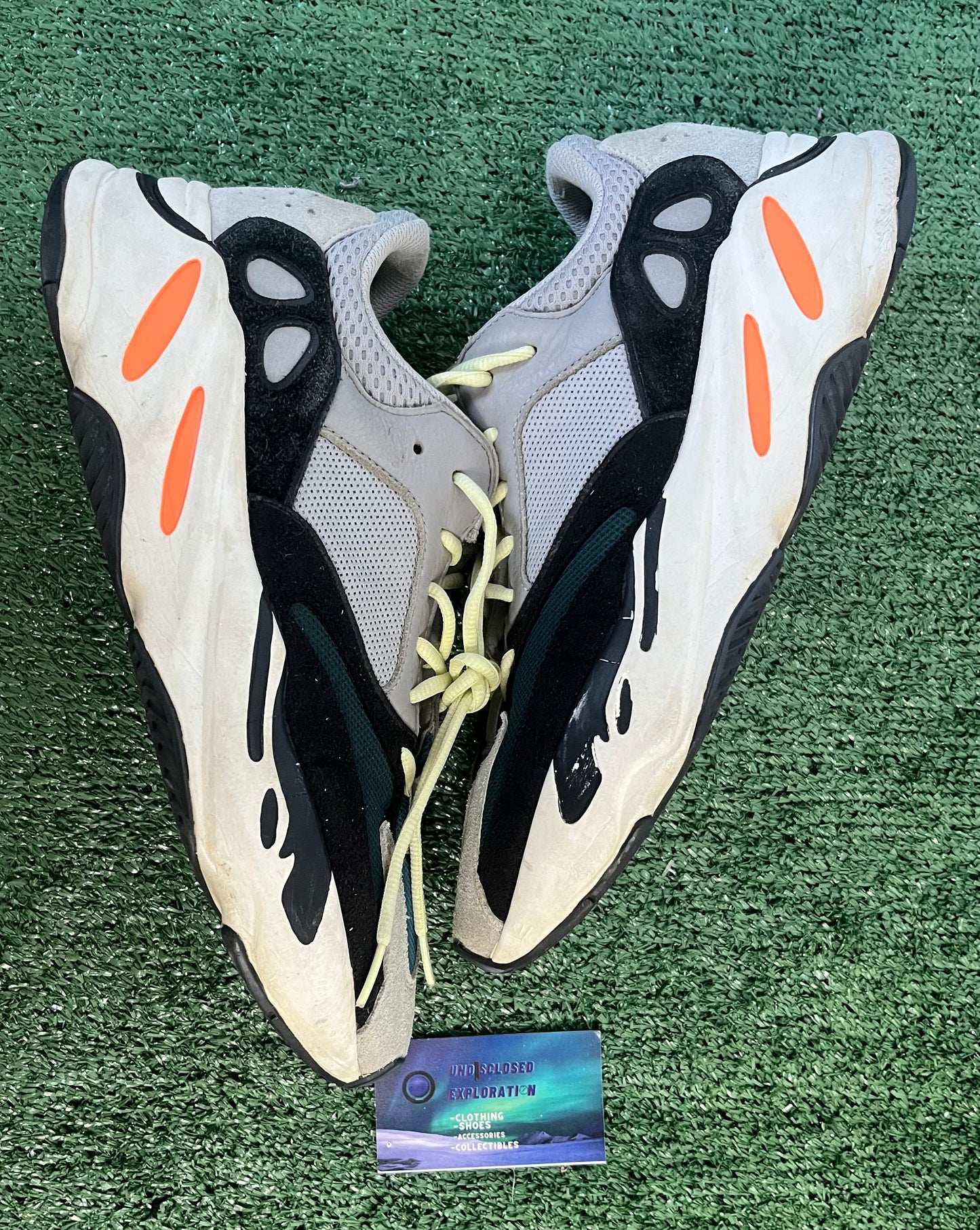 Adidas Yeezy Boost 700 Wave Runner size 12men/13.5women