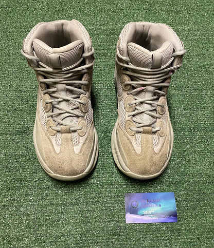 Yeezy dessert Boot salt size 8.5men/10women