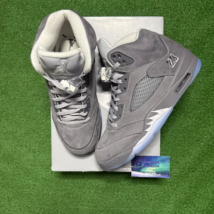 Jordan 5 Wolf Grey 10 Men/11.5 Women “Preowned”
