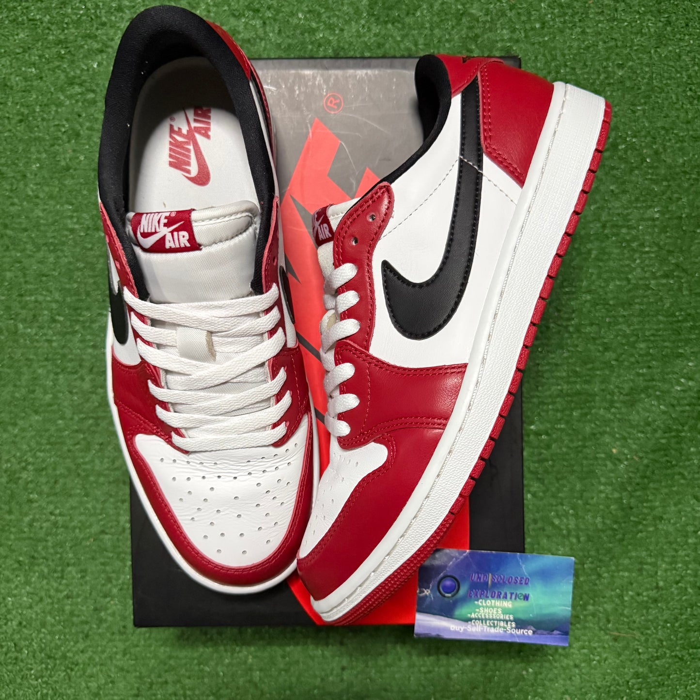 Jordan 1 Low Chicago 9.5 Men “Preowned”
