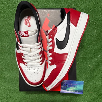 Jordan 1 Low Chicago 9.5 Men “Preowned”