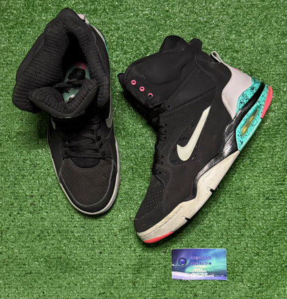 Nike Air Command Force Spurs 10 Men/11.5 Women “Preowned”