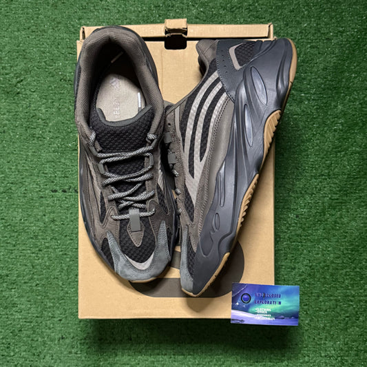 Yeezy 700 V2 Geode 12 Men/13.5 Women “Preowned”