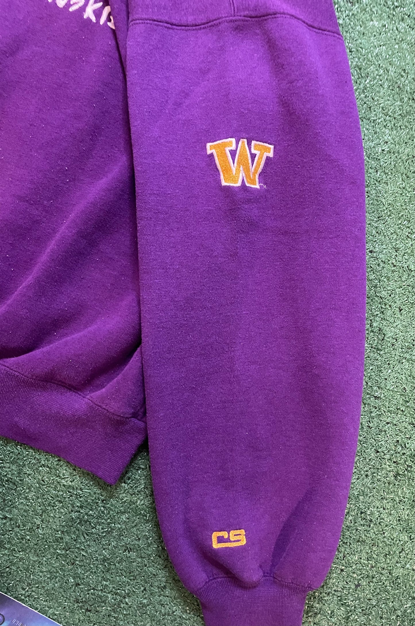 Vintage 1990s UW Washington Huskies embroidered crewneck