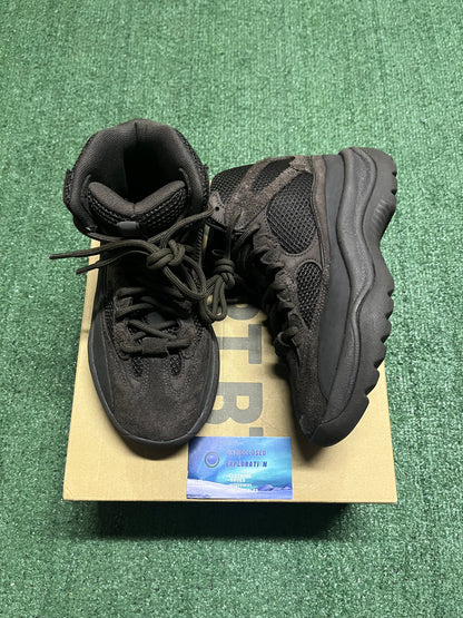 Adidas yeezy Desert boot oil size 5men/6.5women