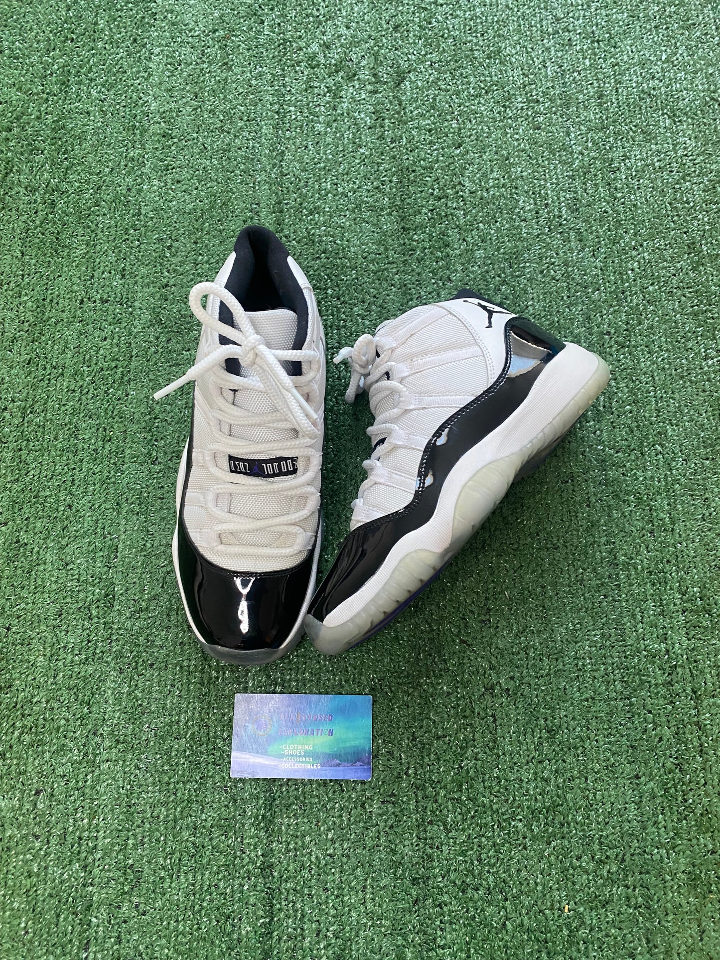 Jordan 11 Concord size 6youth/7.5women