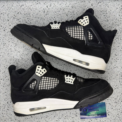 Jordan 4 Thunder 8.5 Men “Preowned”