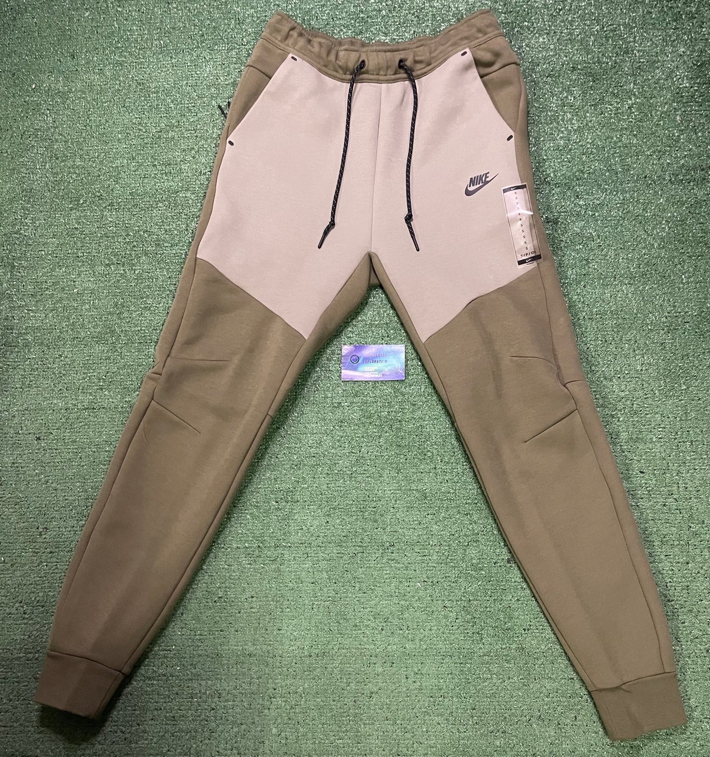 Nike Tech fleece jogger medium olive green