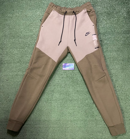 Nike Tech fleece jogger medium olive green