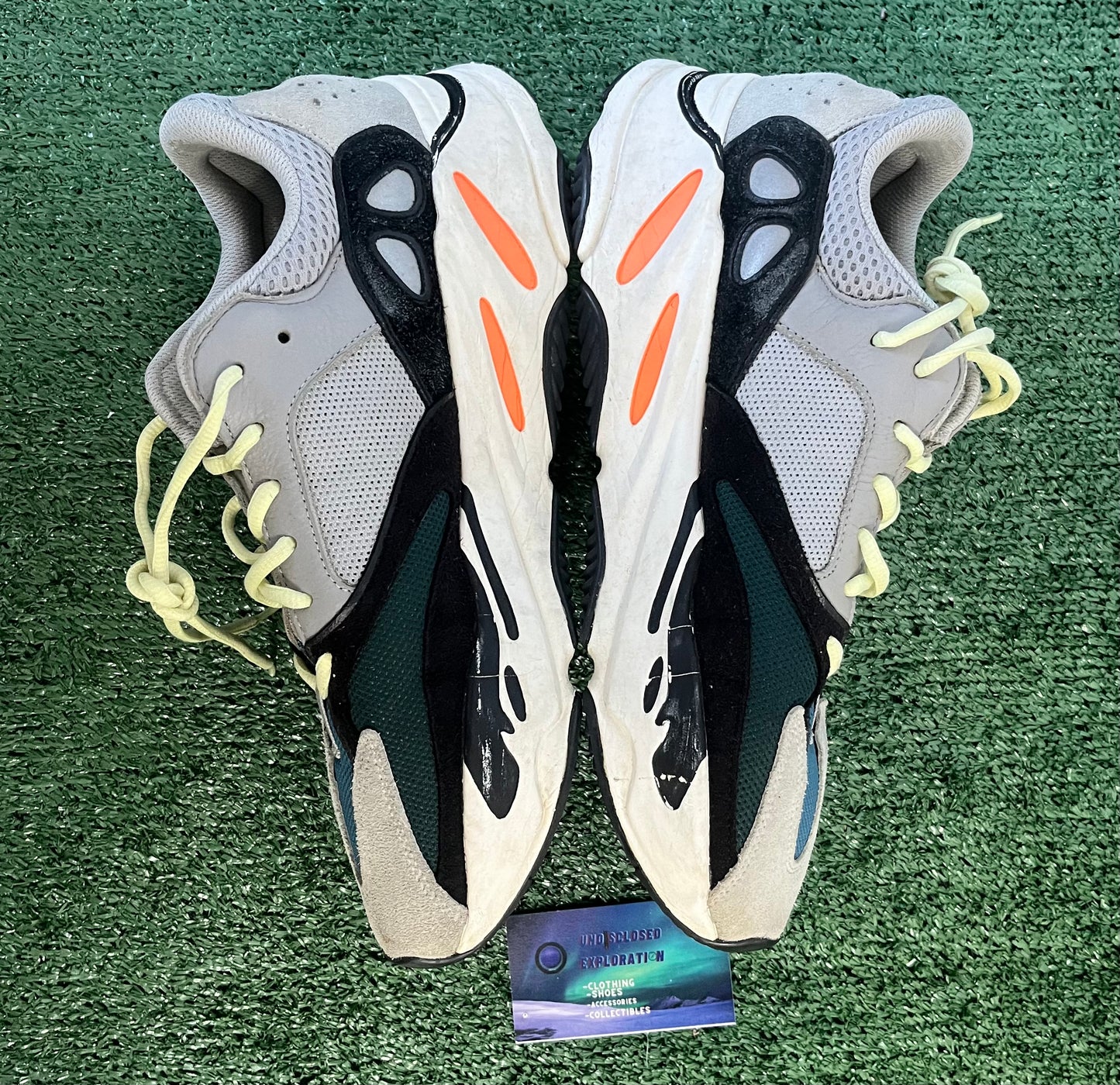 Adidas Yeezy Boost 700 Wave Runner size 12men/13.5women