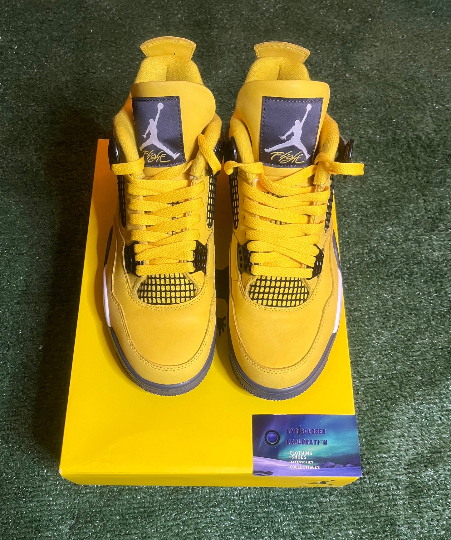 Jordan 4 Lightning 2021 size 8men/9.5women