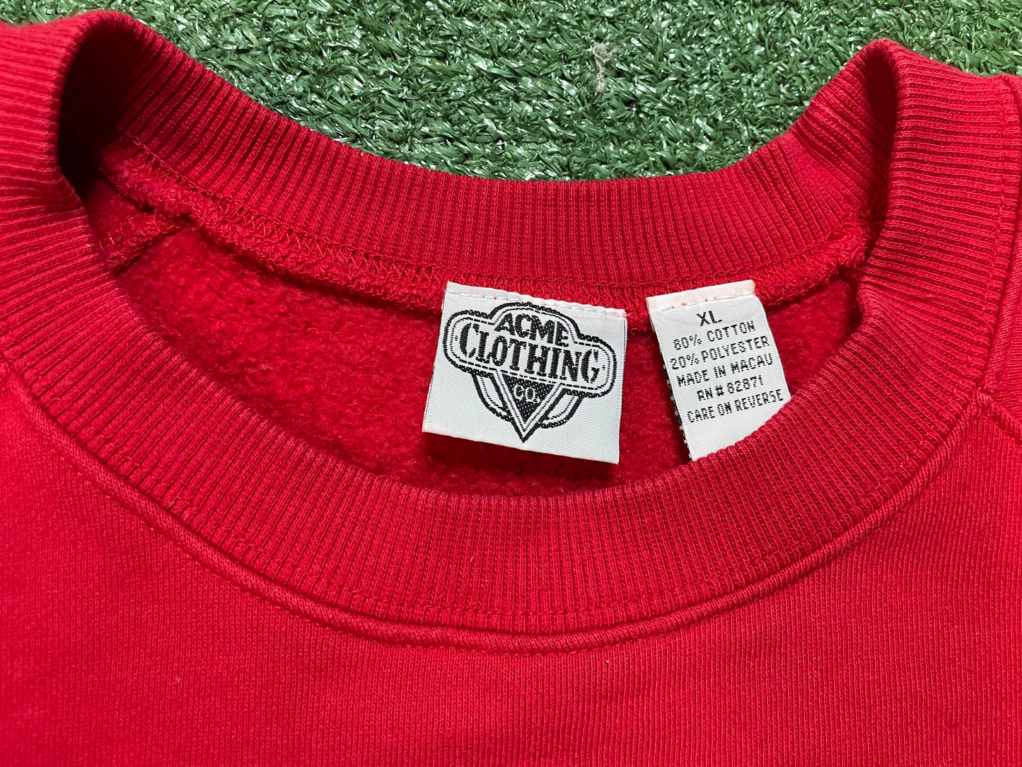 Vintage 1990s Looney Tunes embroidered crewneck