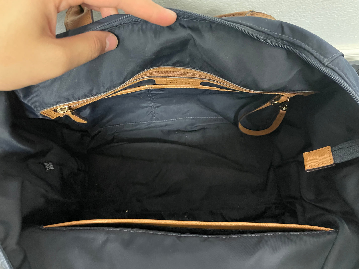 Micheal Kors kelsey Navy tote bag