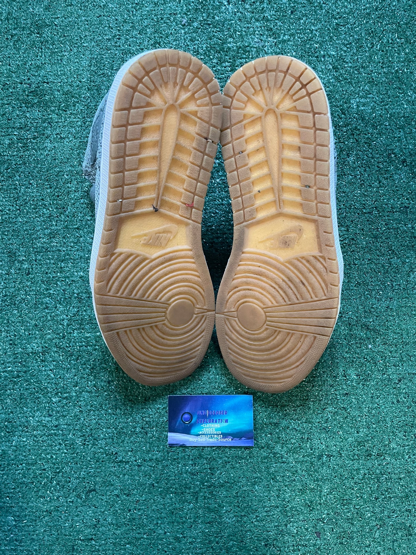 Air Jordan 1 high flyknit clay green size 11men/12.5women