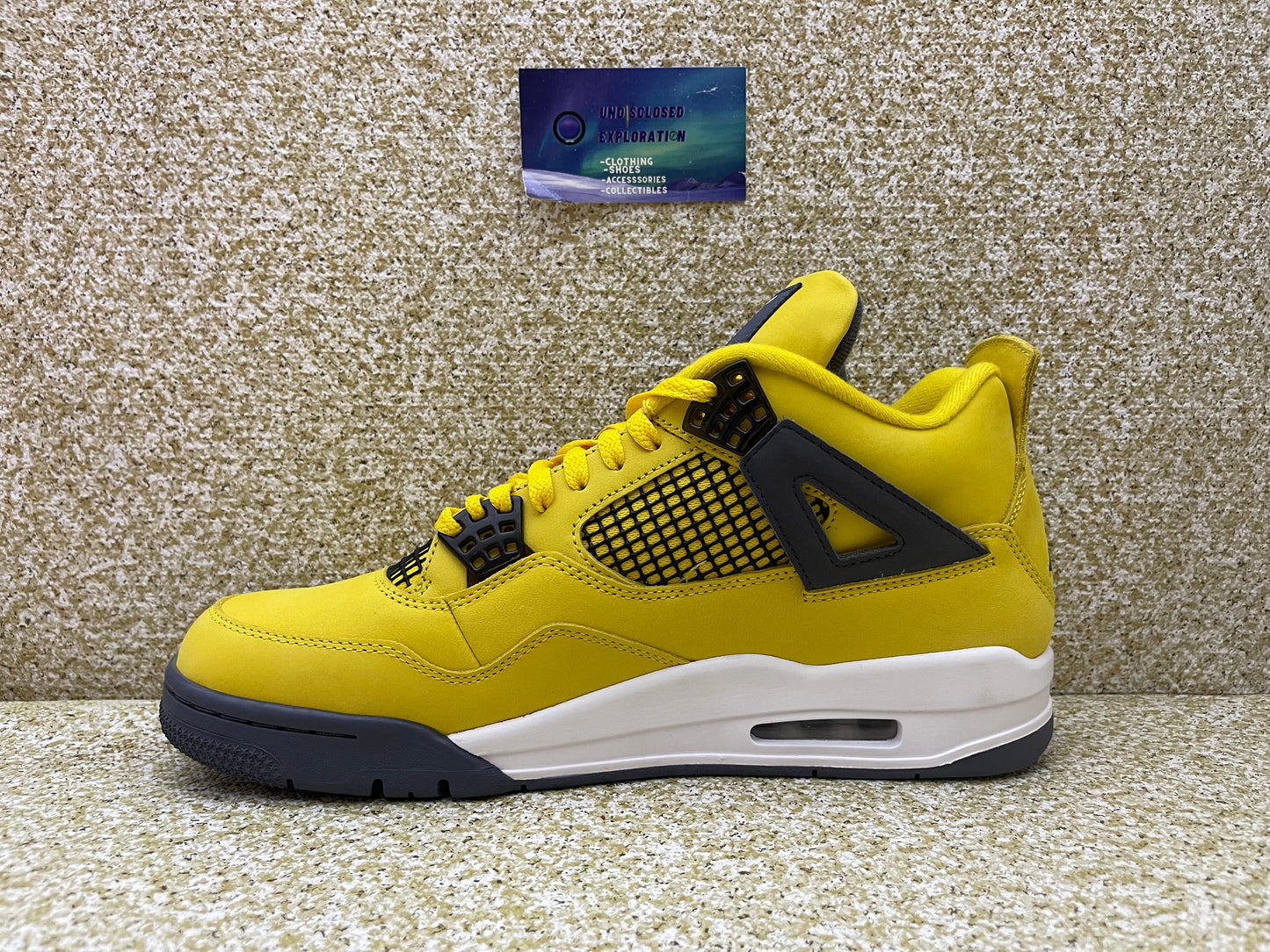 Jordan 4 Lightning 11 Men/12.5 Women “B-Grade”