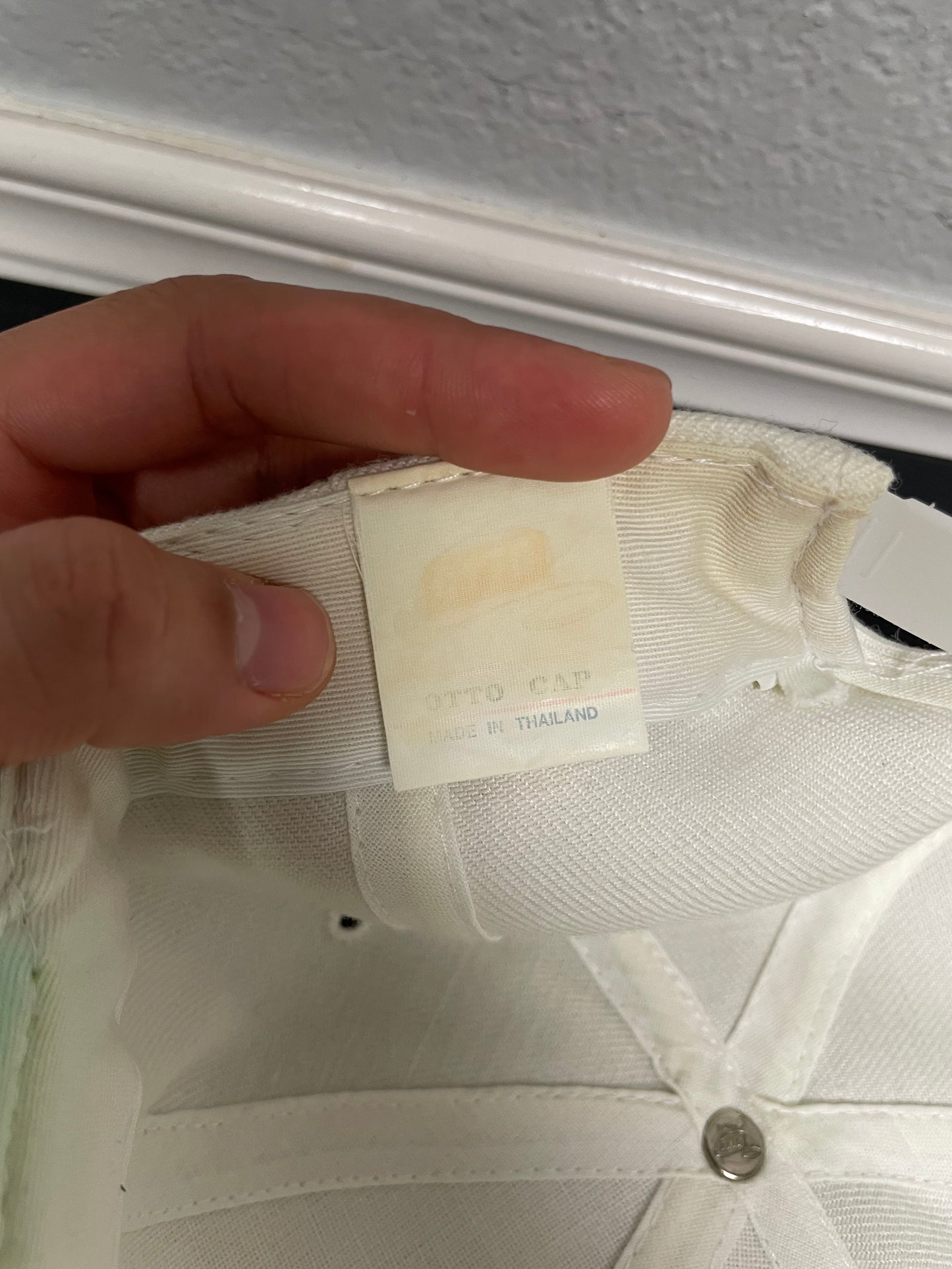 vintage 1990s Dv8 white hat