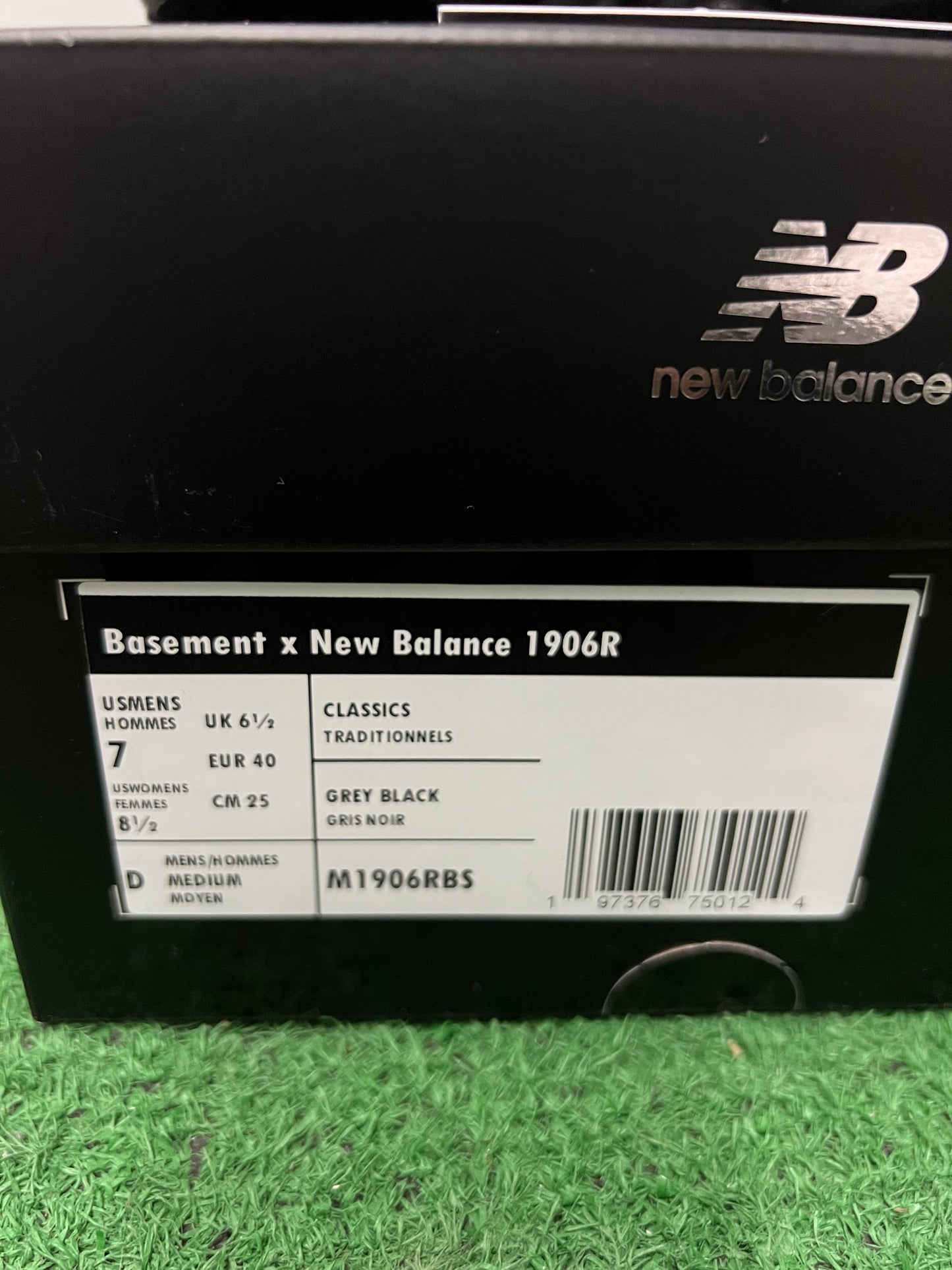 New balance 1906r x The basement night chrome