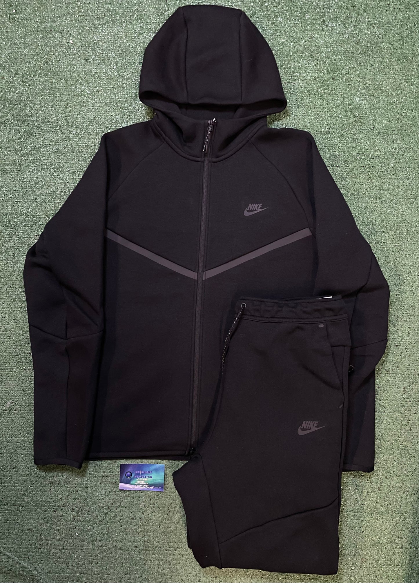 Nike tech fleece black sweatsuit