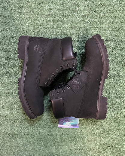 Timberland 6 Inch Black boot size 11men/12.5women