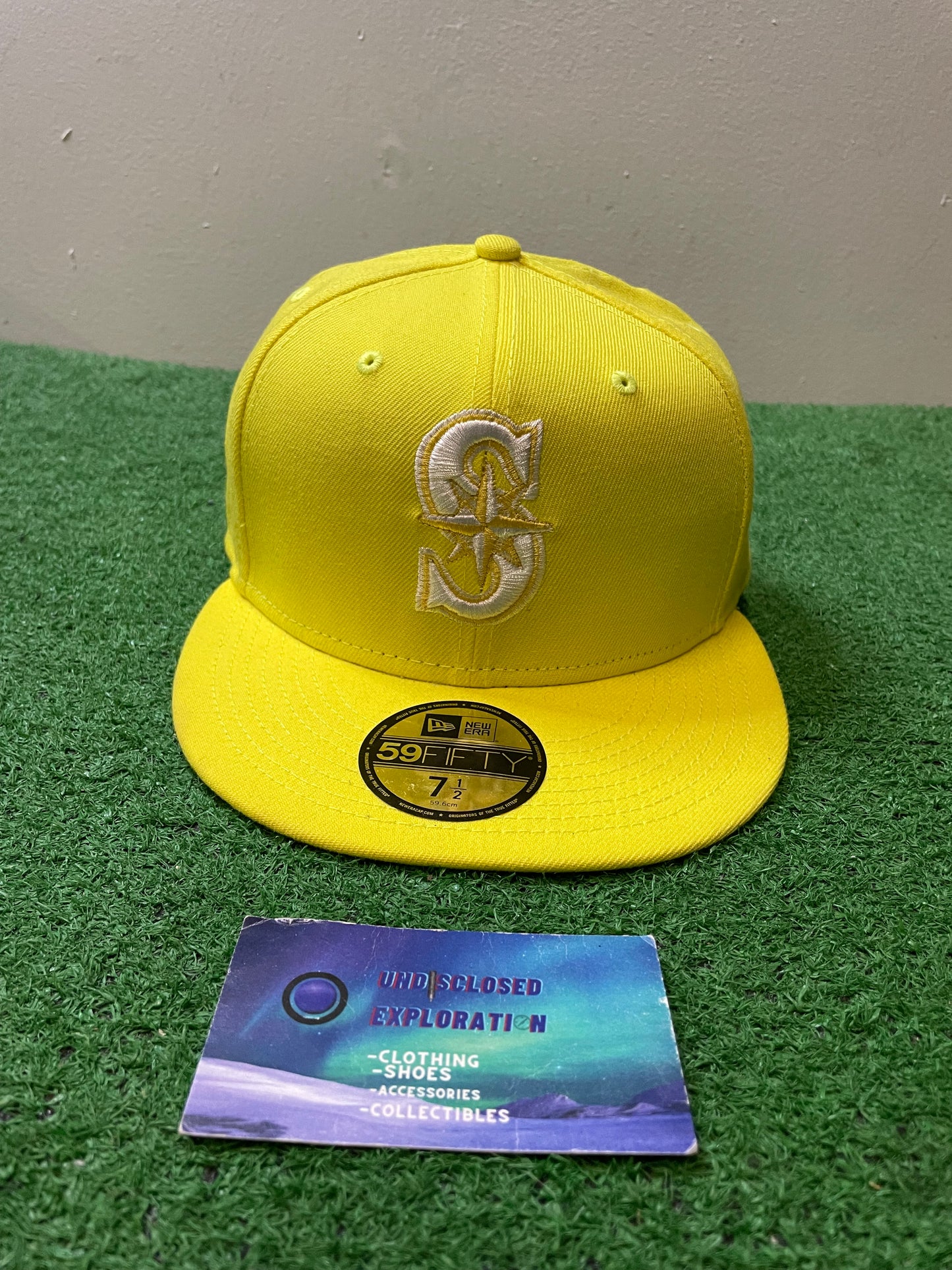 Seattle Mariners yellow fitted hat