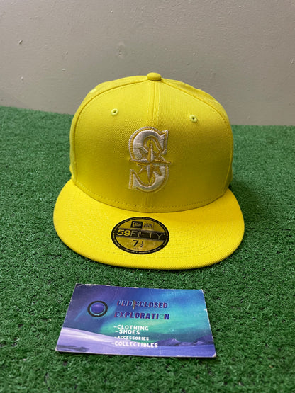 Seattle Mariners yellow fitted hat