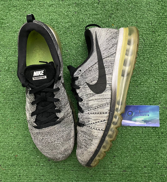 Nike Flynit Air Max Oreo 11.5 Men/13 Women “Preowned”