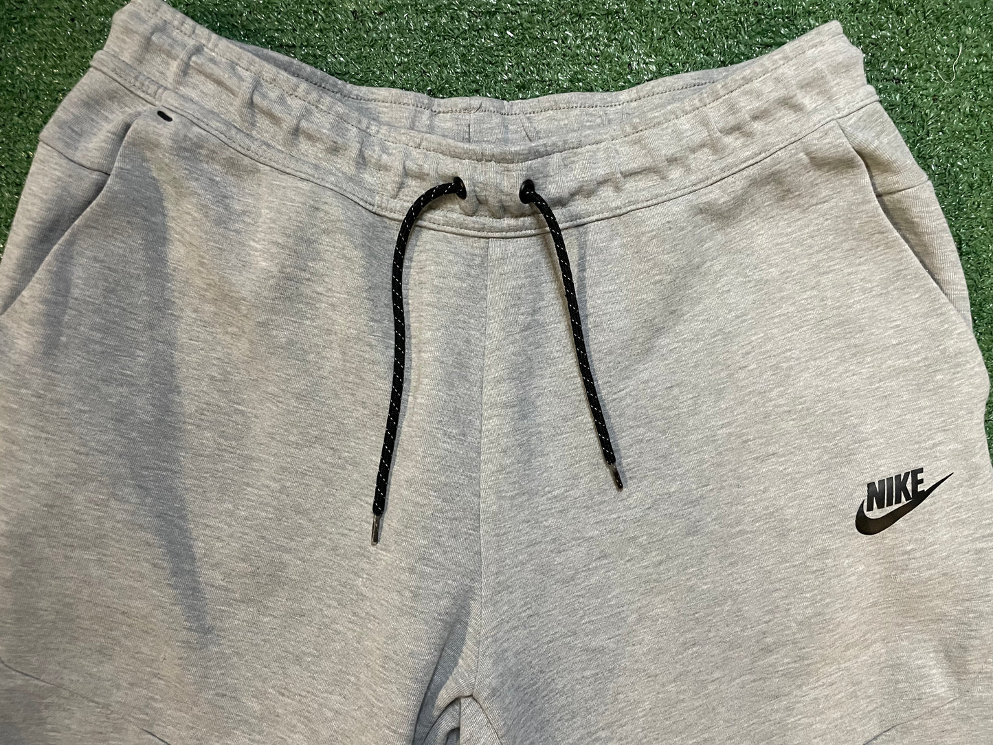 Nike Tech Fleece grey sweatpants