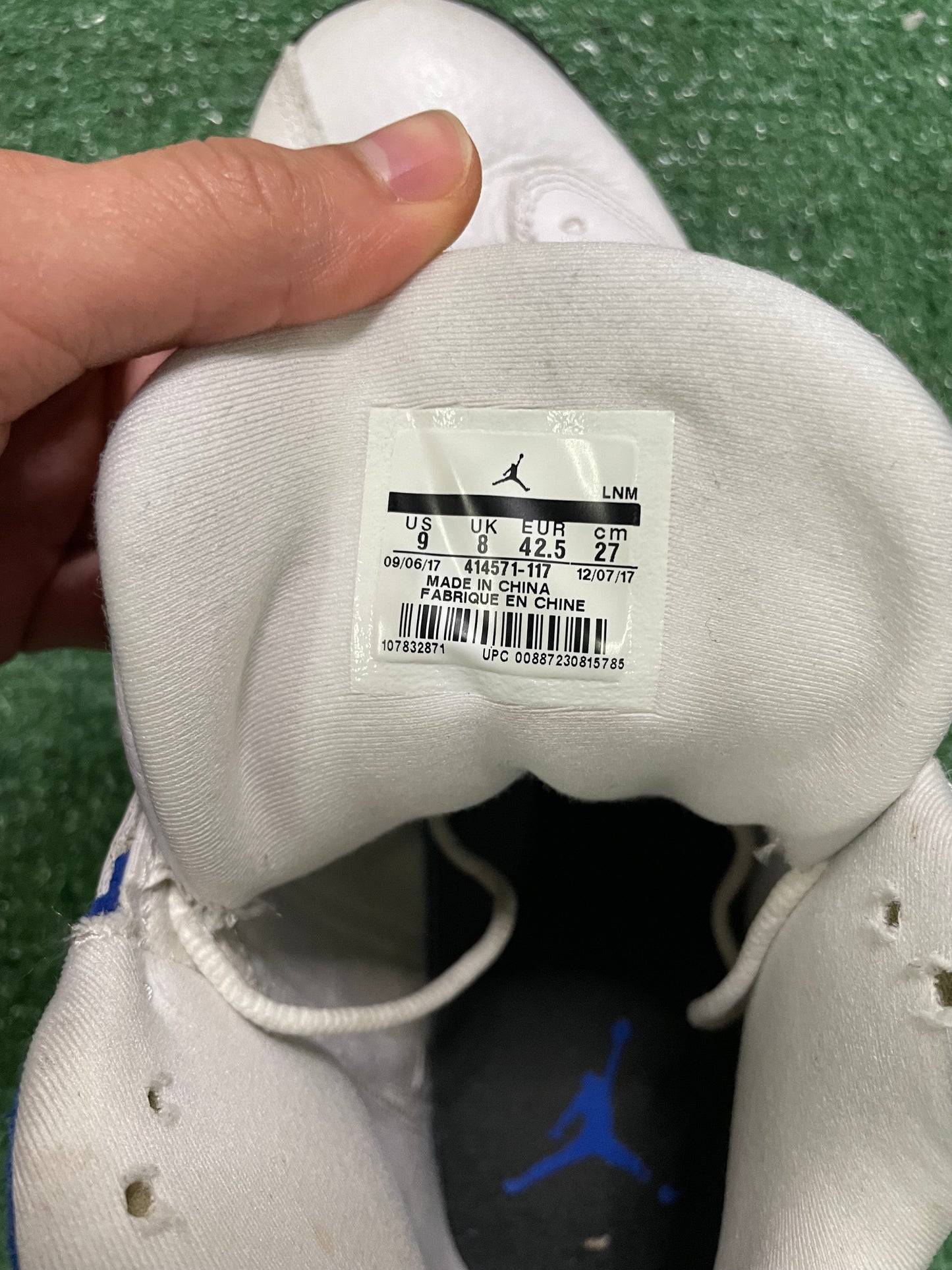 Jordan 13 hyper royal size 9men/10.5women