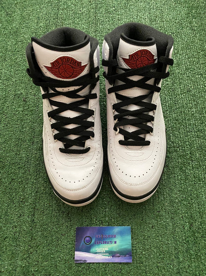 Jordan Retro 2 Chicago 2022 size 8.5men/10women