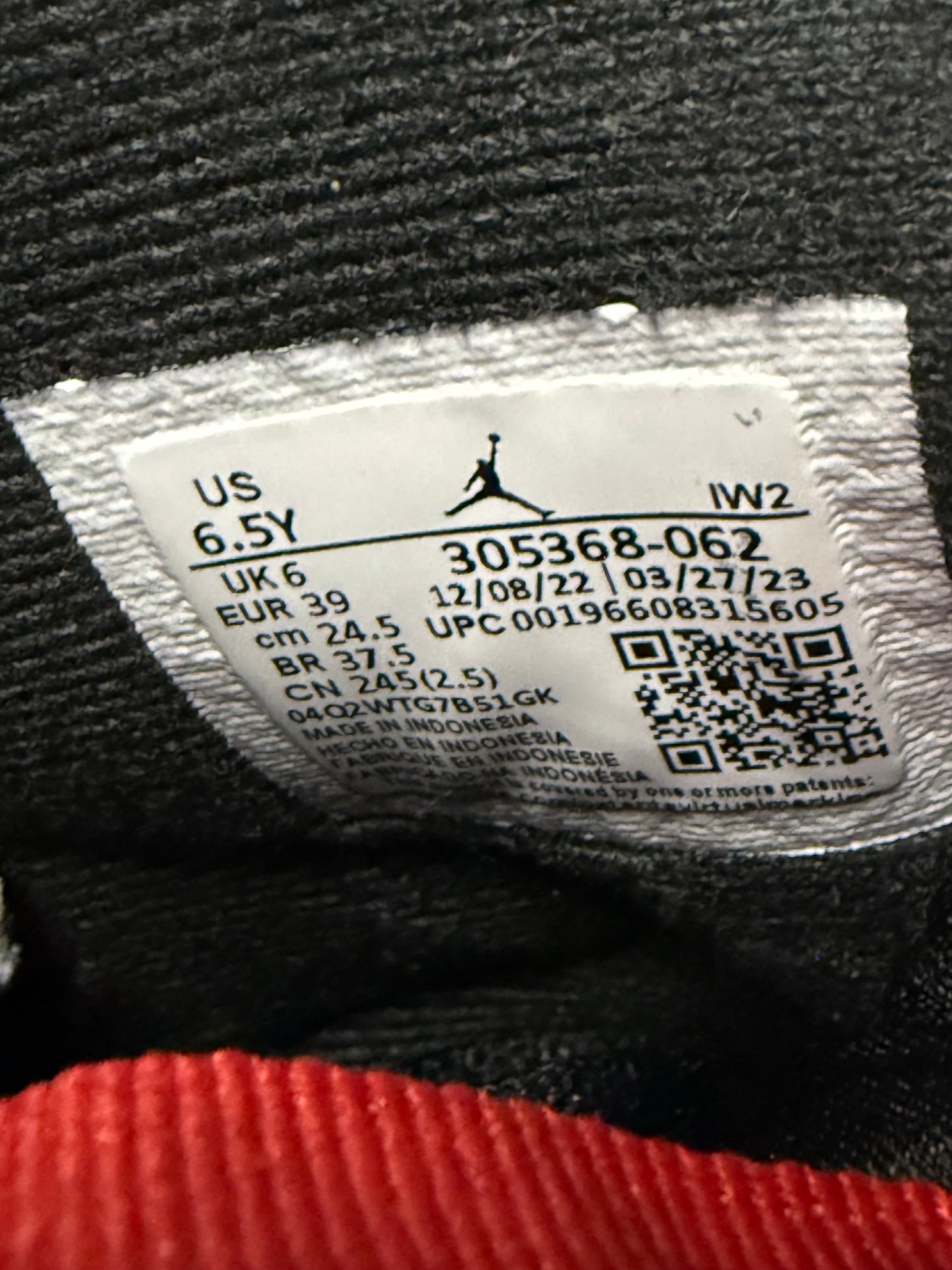 Jordan 8 Playoffs 6.5 Youth/8 Women “Preowned”