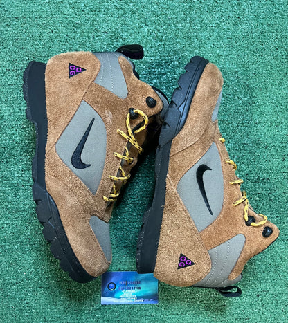 Nike ACG Torre pecan size 12men/13.5women