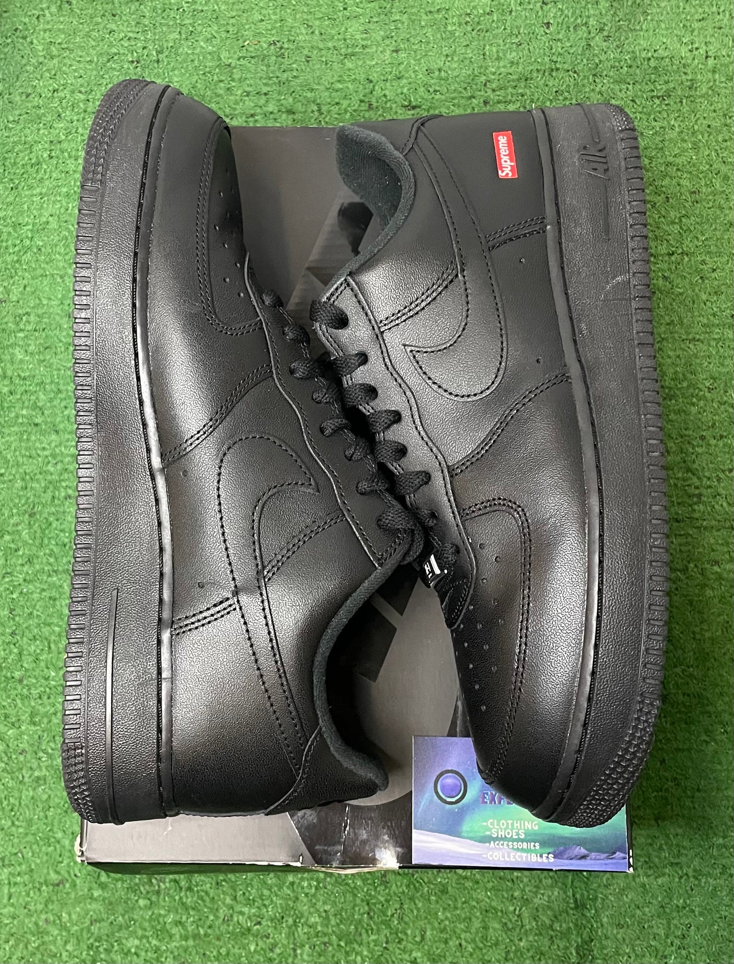 Nike Air Force 1 low supreme black size 10men/11.5women