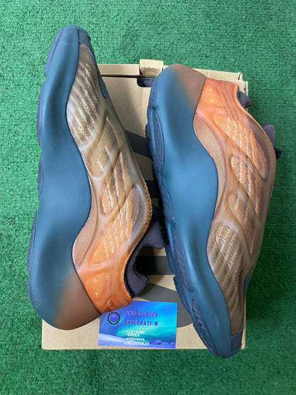 Yeezy 700 v3 copper fade size 9men/10.5women