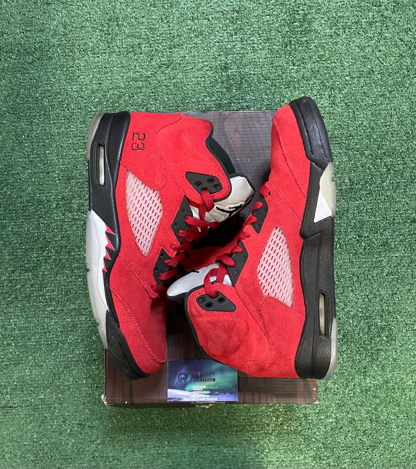 Air Jordan 5 raging bull size 11men/12.5women