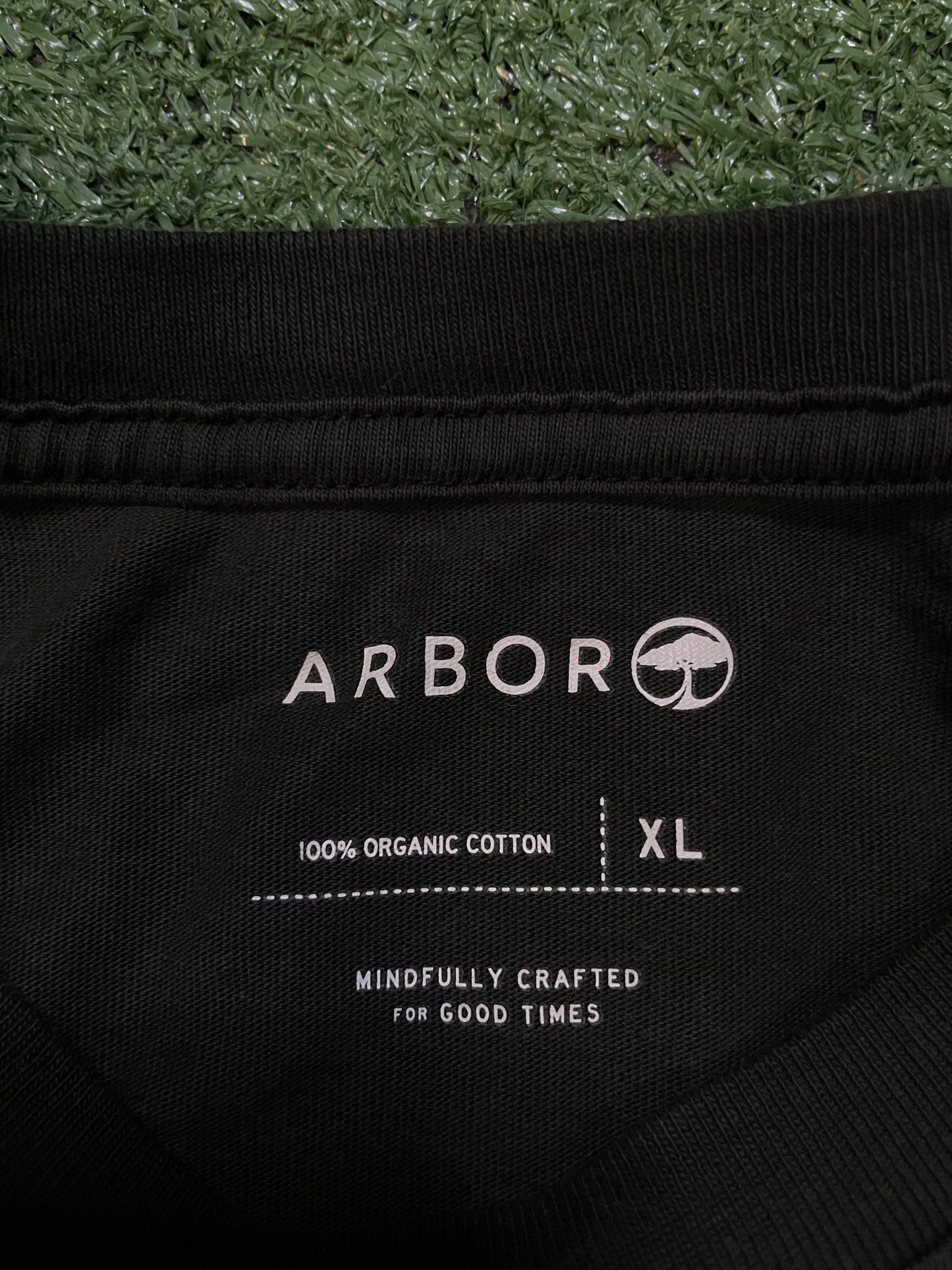 Arbor snowboards black and white tee