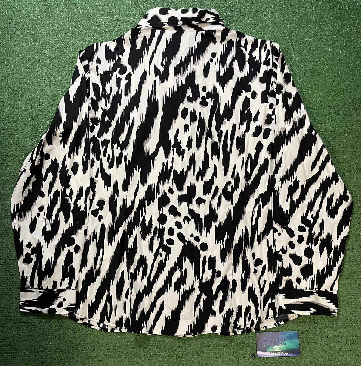 Christopher& banks black & white button up