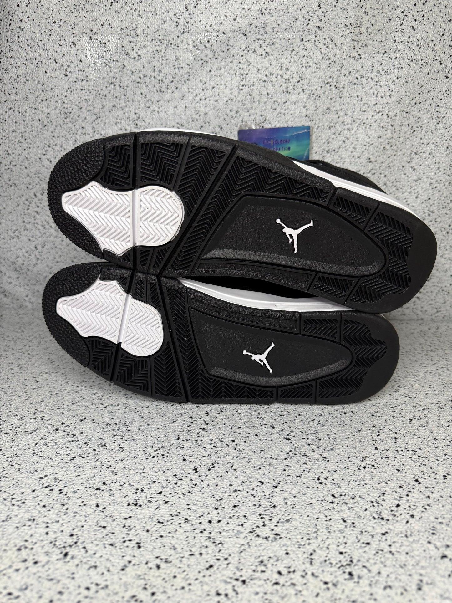 Jordan 4 White Thunder